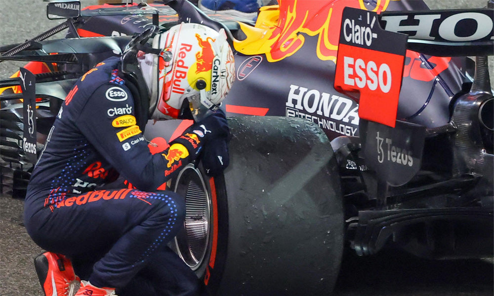 Capacete de Max Verstappen: Tecnologia, Estilo e Desempenho na F1